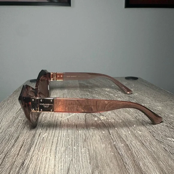 Burgundy Dolce & Gabbana sunglasses - Picture 6 of 9